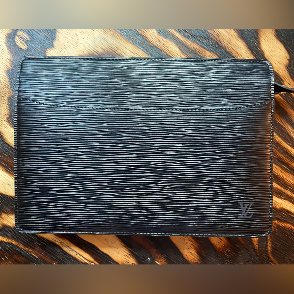 Beautiful Louis Vuitton Epi Pochette Homme Clutch Hand Bag Black